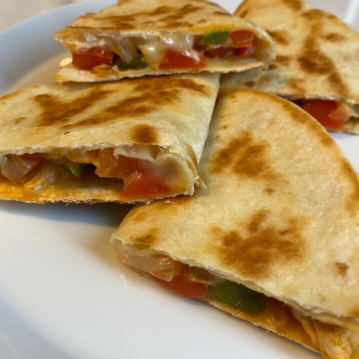 主夫がつくるチキンケサディーヤ レシピ 作り方 By 主夫マコト 楽天レシピ 主夫がつくるチキンケサディーヤ レシピ 作り方 By 主夫マコト 楽天レシピ